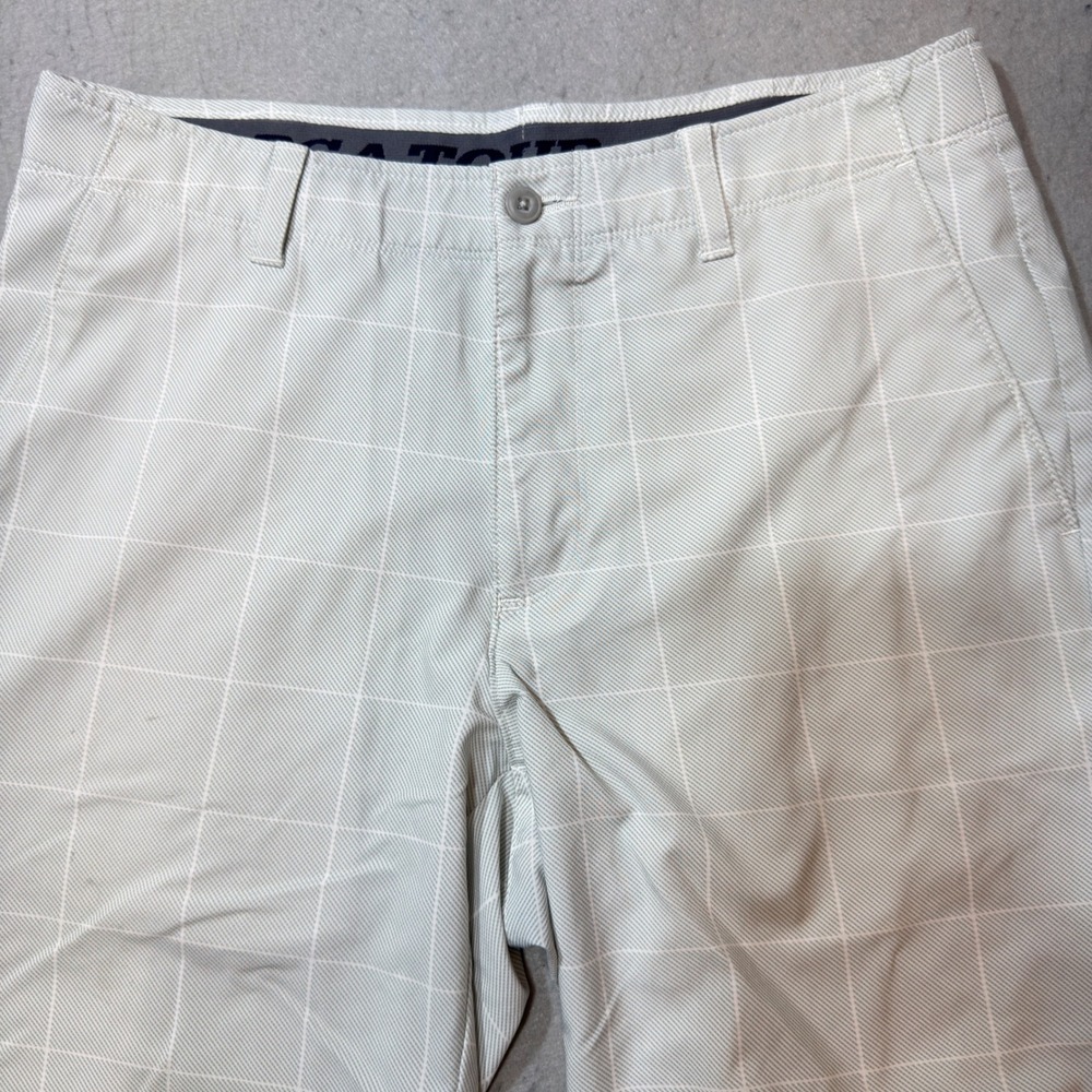 PGA Tour Golf Shorts Mens 32 Gray White Plaid Good Performance Stretch